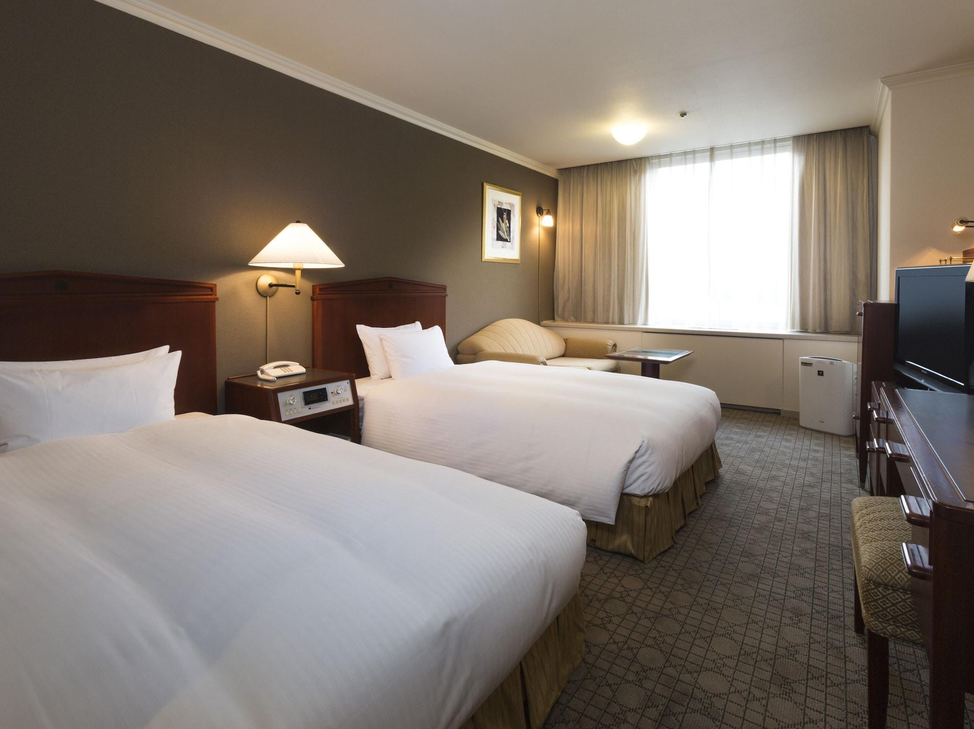 Sapporo Grand Hotel Bagian luar foto A room at the hotel