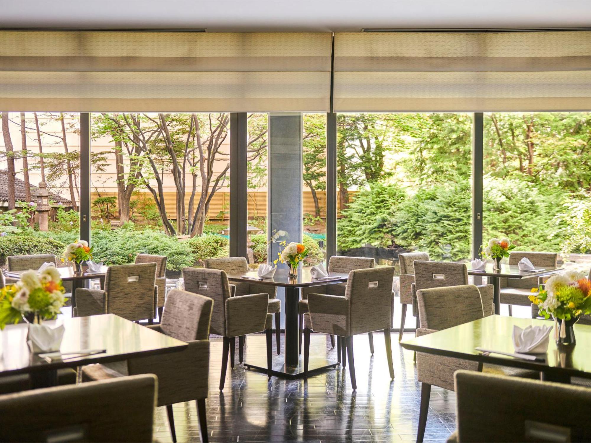 Sapporo Grand Hotel Bagian luar foto Restaurant