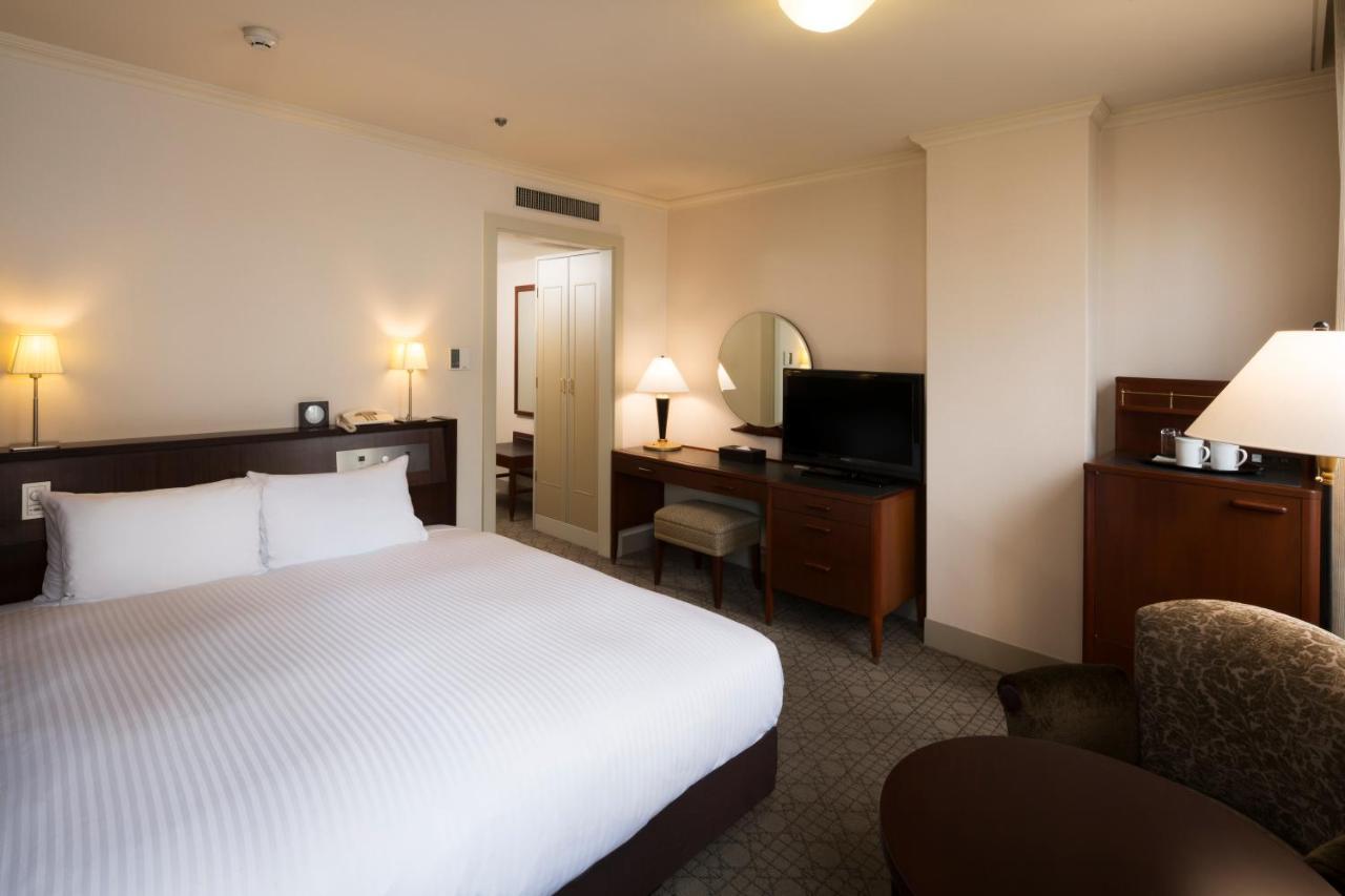 Sapporo Grand Hotel Ruang foto A room at the hotel